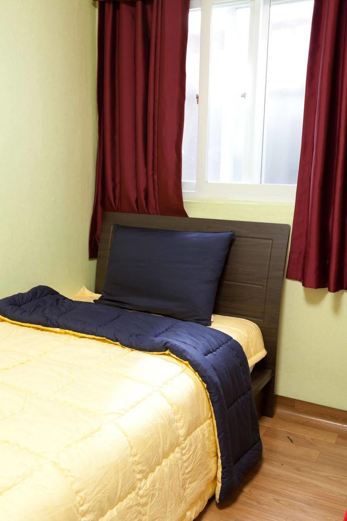 Monai Guesthouse Seoul Bagian luar foto